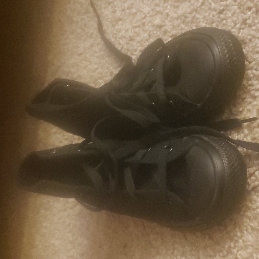 Little kid original converse. All black